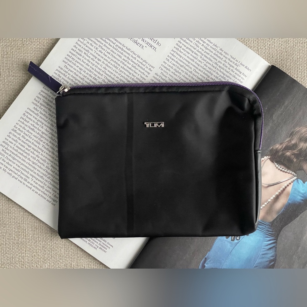 Tumi For Delta Lined Nylon Zip Cosmetic/Toiletry Pouch/Travel Bag Black/Purple